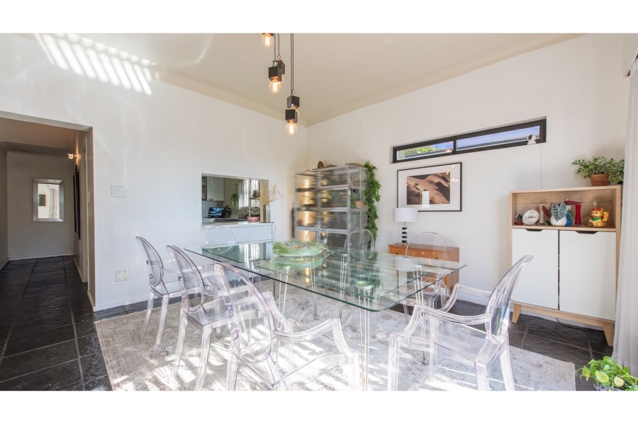 5 Bedroom Property for Sale in Green Point Western Cape